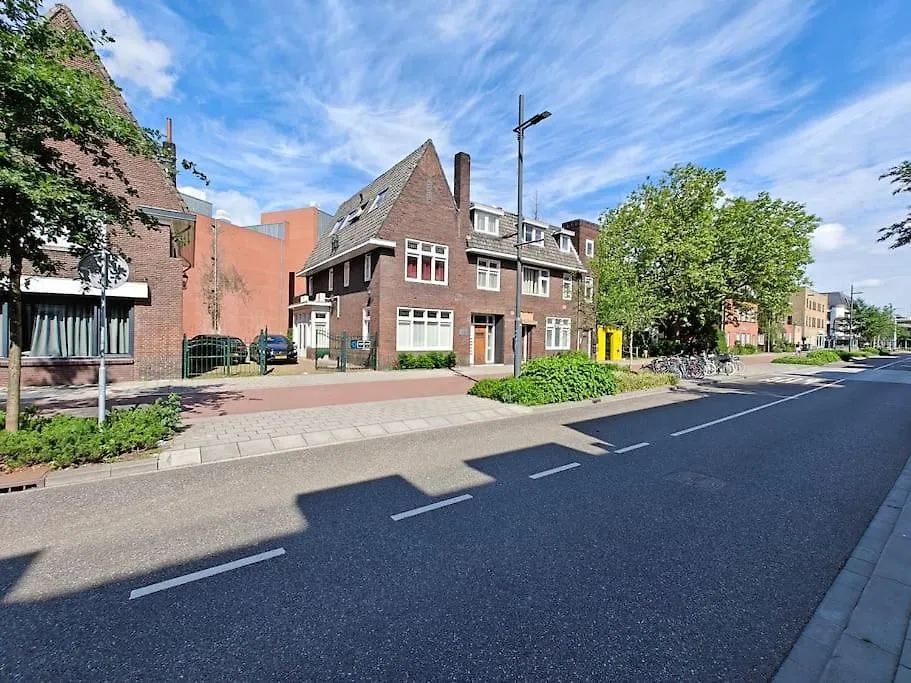 Hertog D Eindhoven 0*,